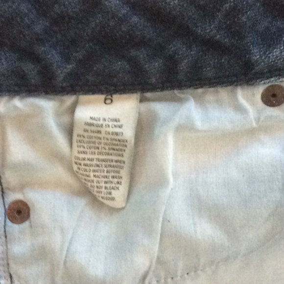 American Eagle Denim Short Shorts - size 6 - Picture 5 of 5